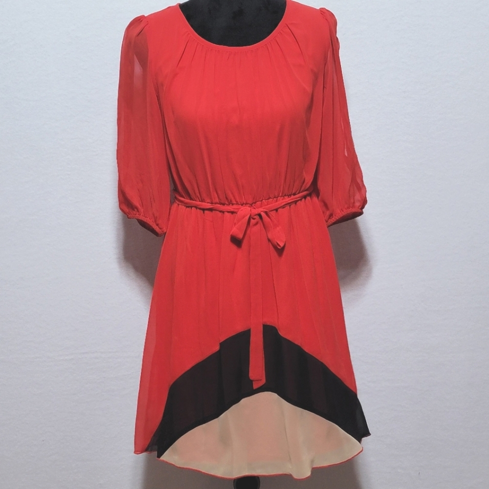 Elegant ENFOCUS STUDIO Red Dress with Black and Cream‎ Accents. SIZE 8. #637